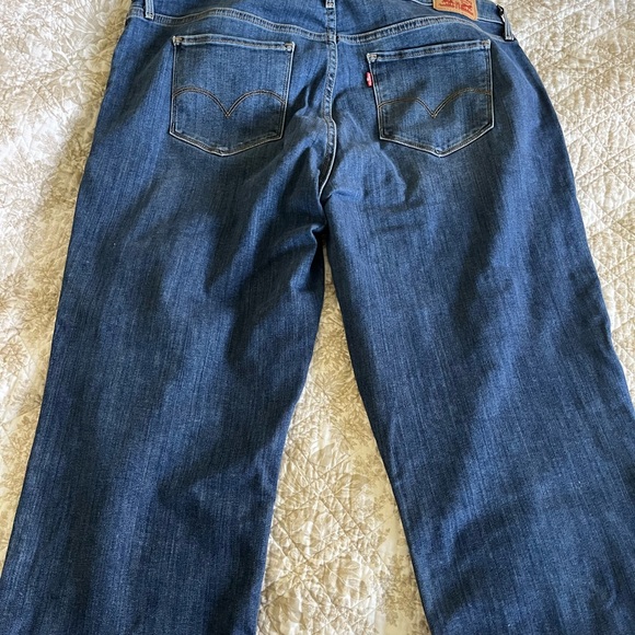 Capris - Picture 4 of 4